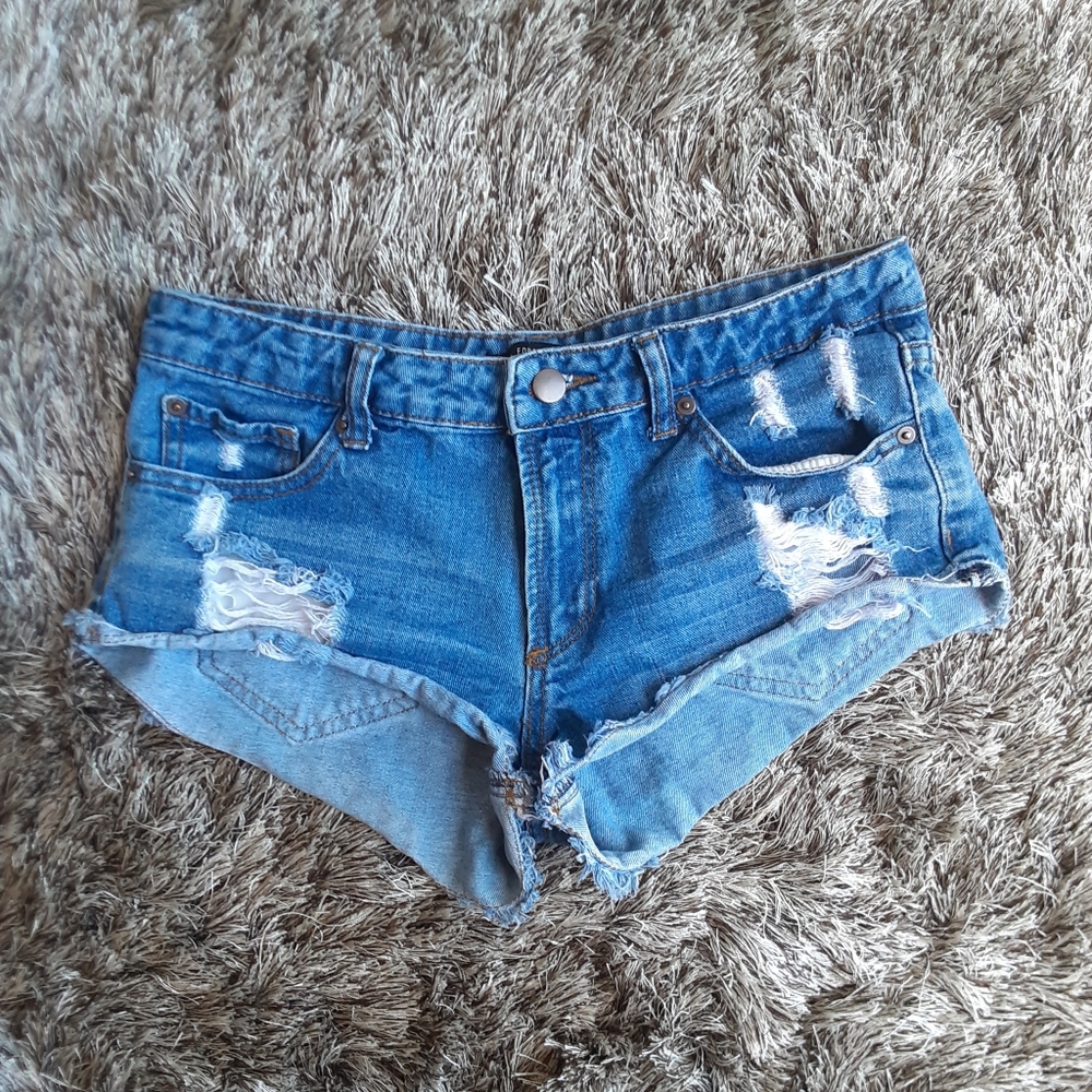 Distressed shorts